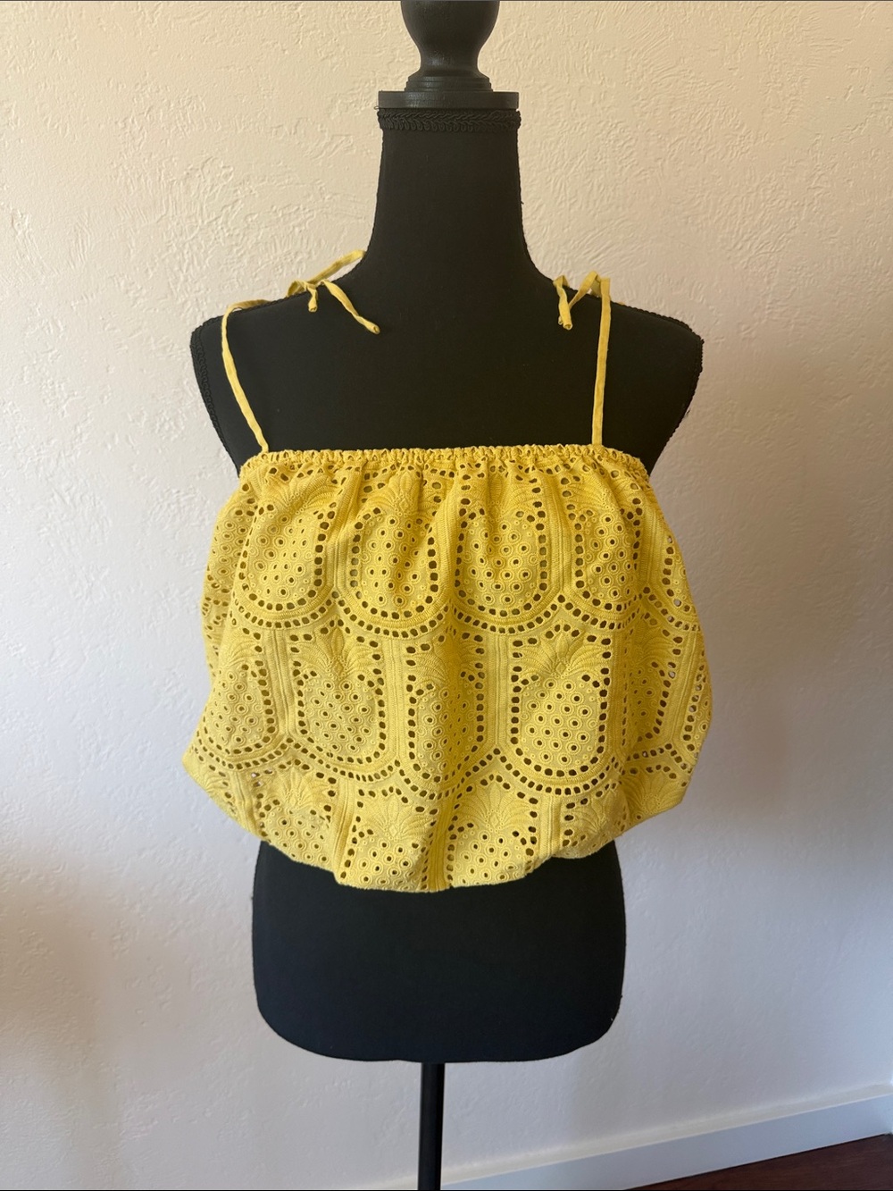 NWT GREYLIN ANTHROPOLOGIE BRODIER CROP TOP SIZE MEDIUM